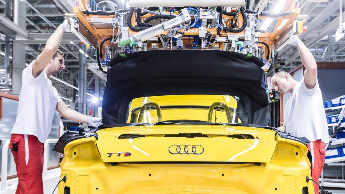 Erős számok Győrből: hiába áll feje tetején a német autógyártás, de a magyar üzem ontja az eurómilliárdokat 