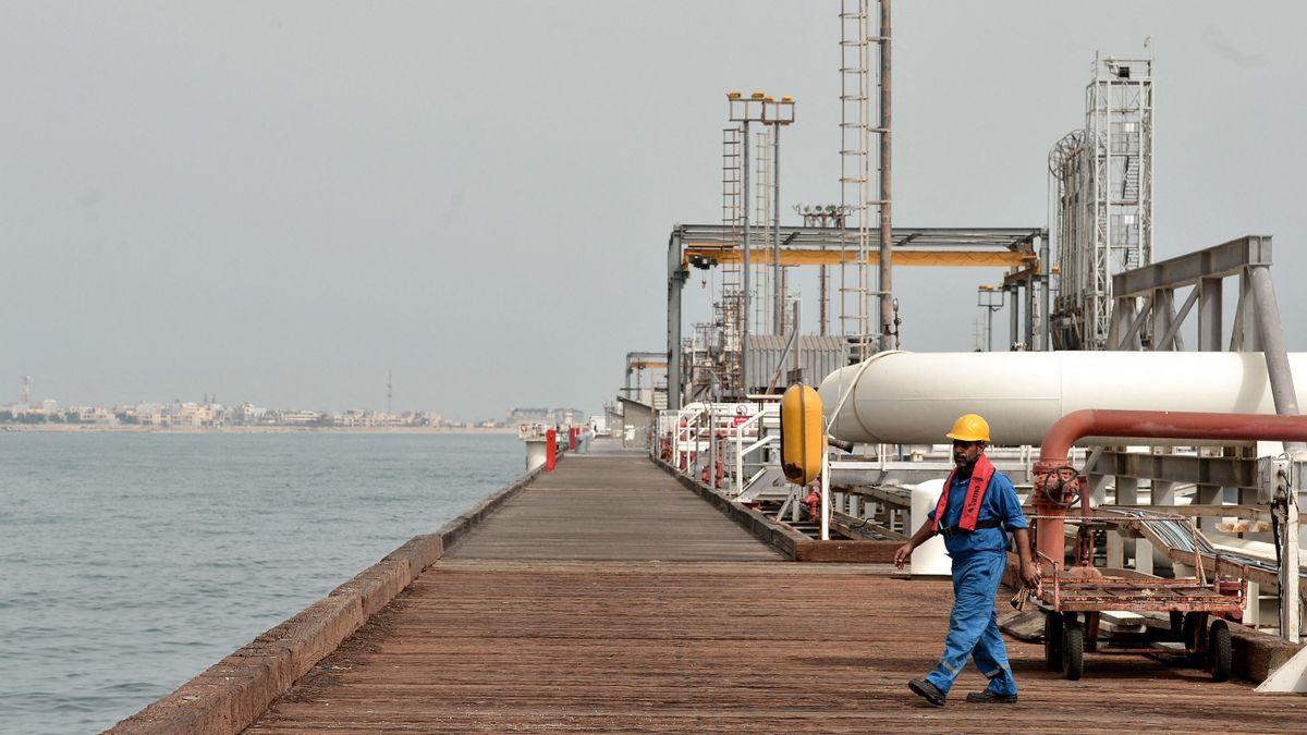 Kharg Island Oil Terminal in Irán