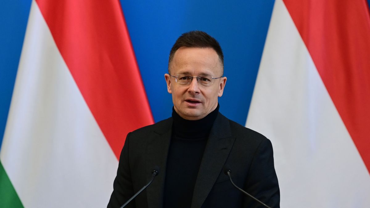 Szijjártó Péter
munkahely