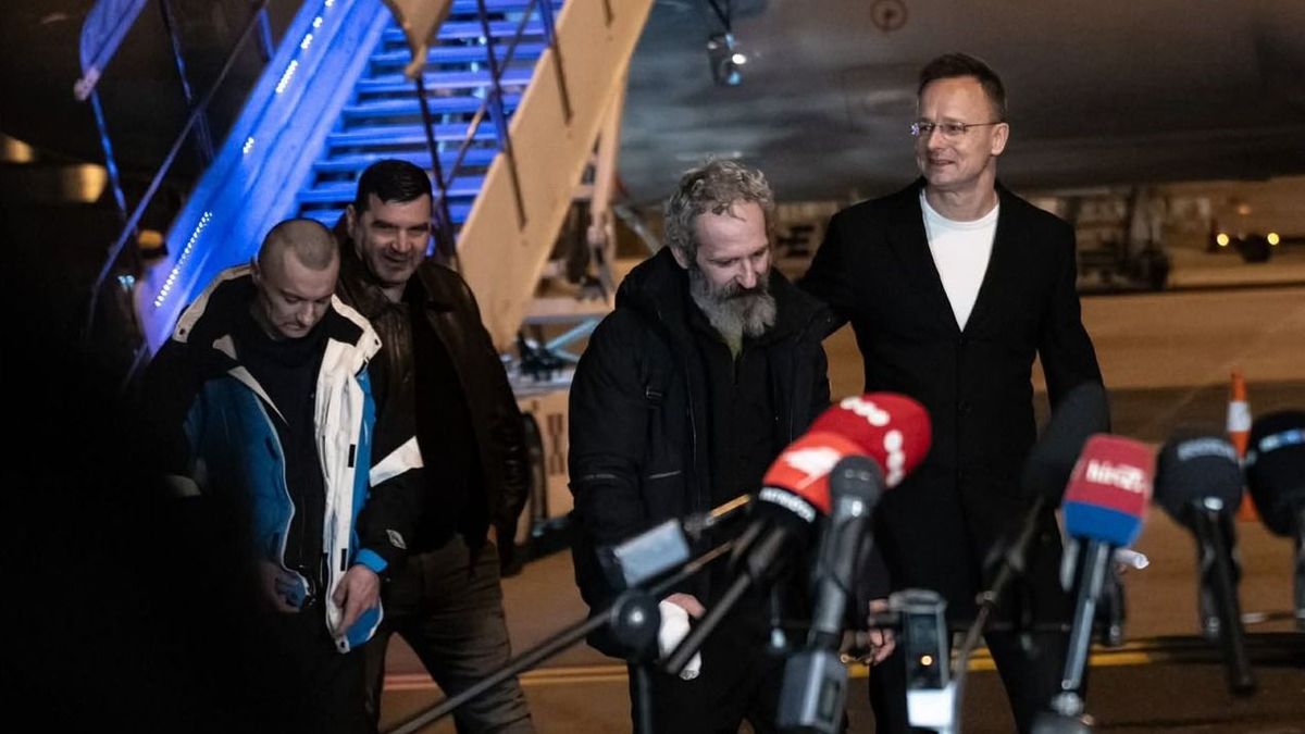 „Kérem Orbán Viktort, hogy menekítsen ki innen, megsérültem!” – drámai videót tett ki a miniszterelnök a magyar hadifoglyokról 