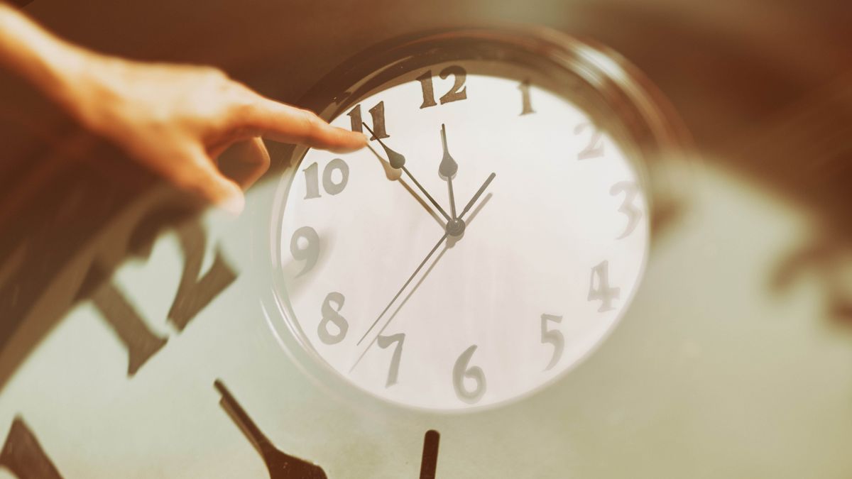Közeleg a nyári időszámítás: mutatjuk, mióta és még meddig tekergetjük az órát