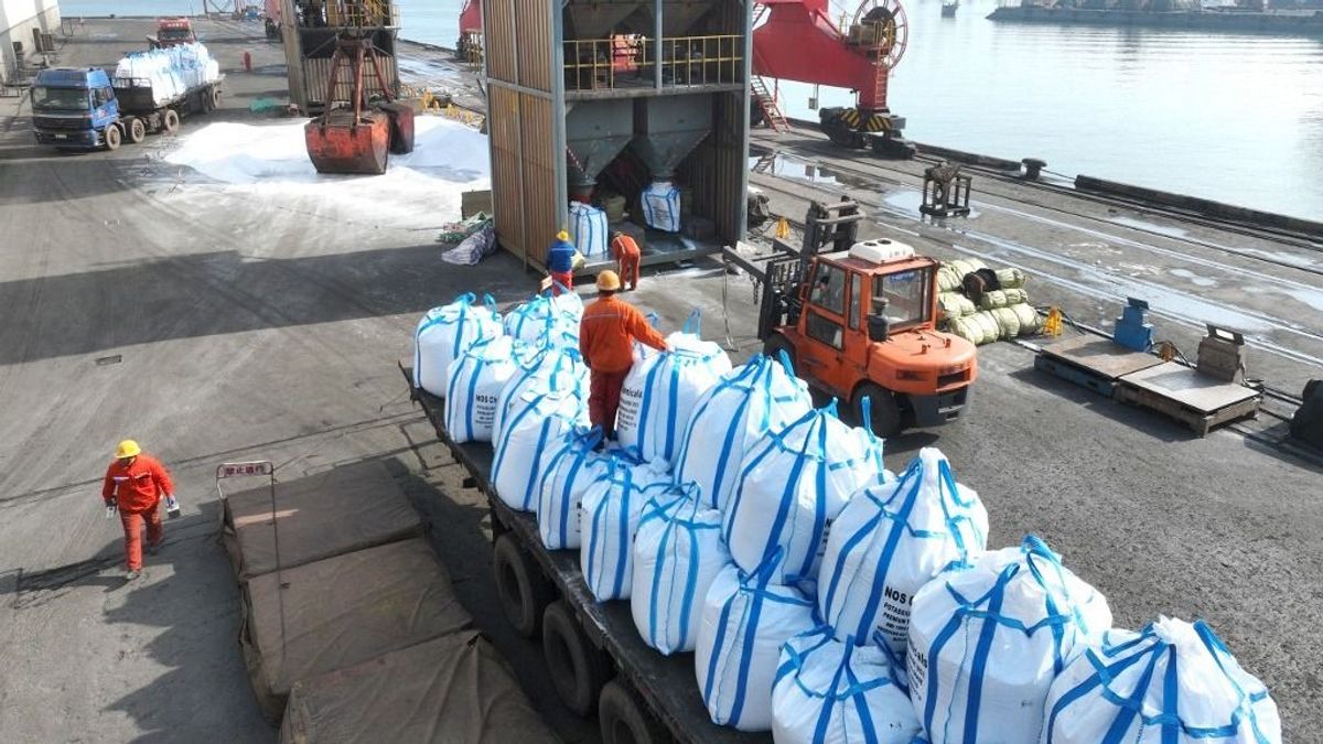 Erről eddig nem beszéltek: óriási bajban a gazdák, az orosz-ukrán háborúnál súlyosabb csapás várhat rájuk az iráni konfliktus miatt – „a lehető legrosszabb, ami történhetett!" 