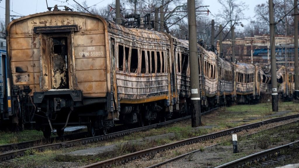 közlekedés,Railway station in Fastiv destroyed by Russian shelling