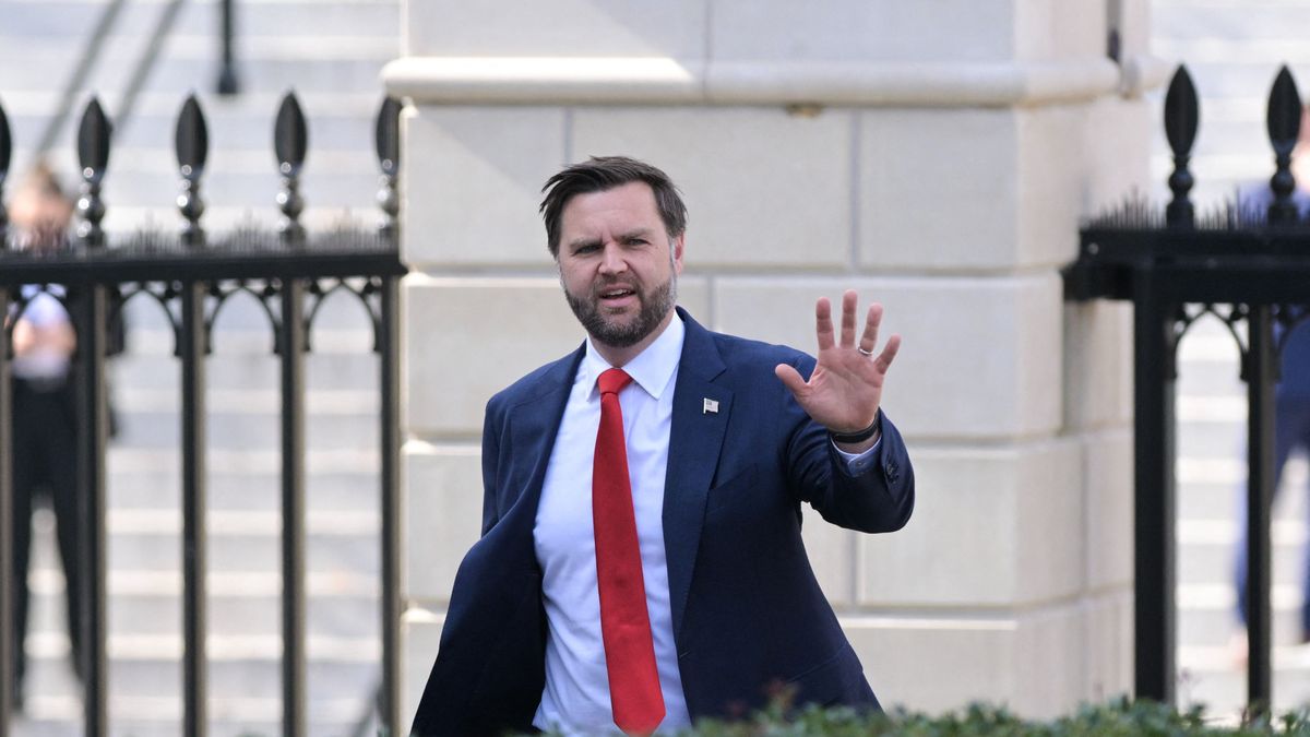 Hungarian PM Orban meets US president Trump jd vance