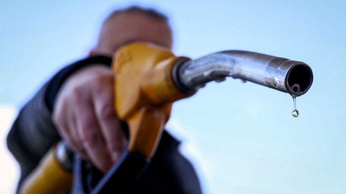 Egyre közelebb a rémálom-forgatókönyv bekövetkezése, jöhet a 200 dolláros olajár, globális recesszió fenyeget 