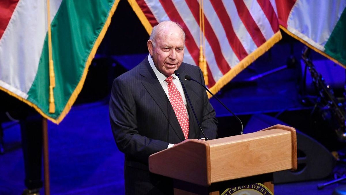 Szomorú bejelentést tett az amerikai nagykövetség: meghalt a magyarok egyik legnagyobb barátja, gyászol az ország 