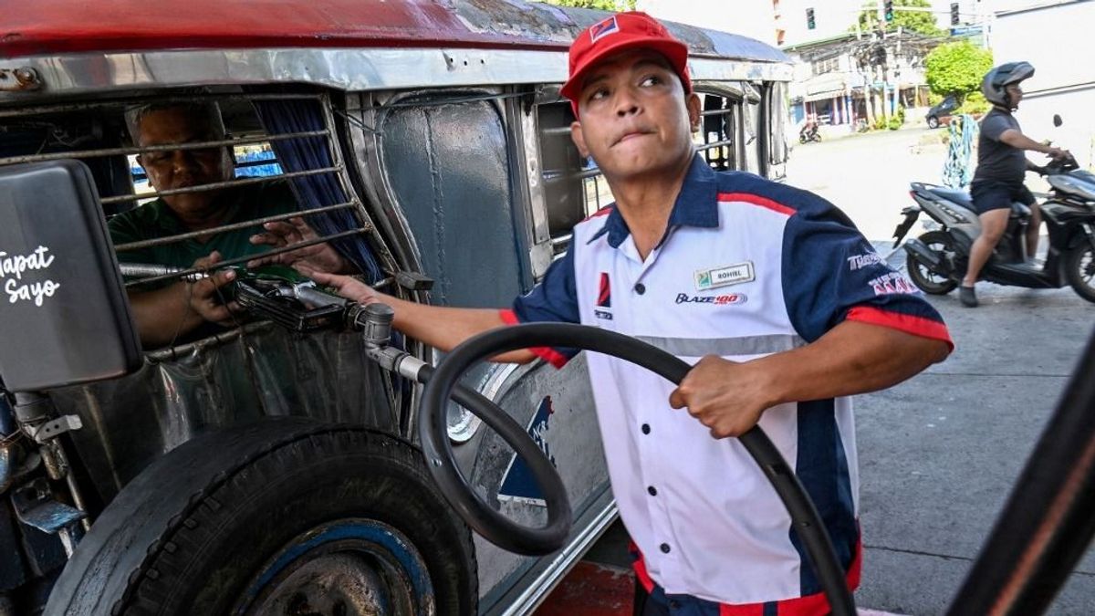 Százhúszmilliós ország került az összeomlás szélére, vészesen fogy az üzemanyag, hiába tárgyaltak