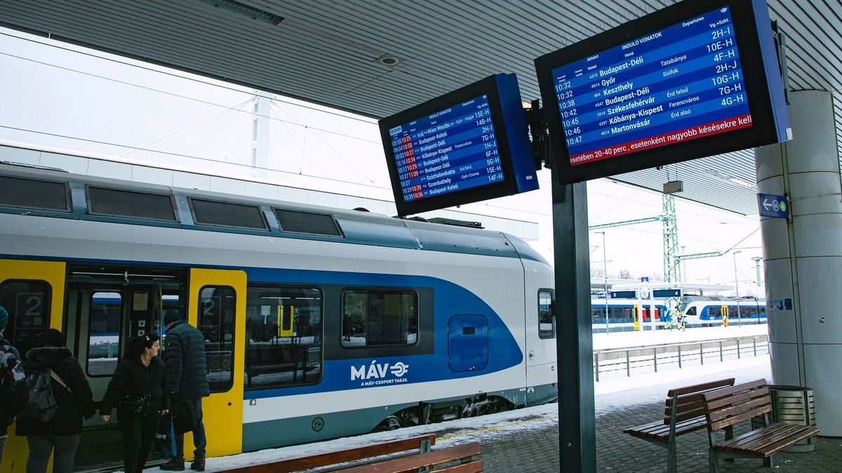 Óraátállítás 2026: kihirdette a MÁV, hogyan változik a vonatok és a buszok menetrendje – itt a pontos lista