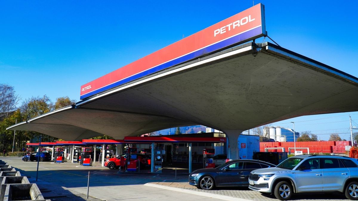 Üzemanyag korlátozás a szomszédban: határozottan odapirított a tétovázó piacvezető cégnek a kormány 