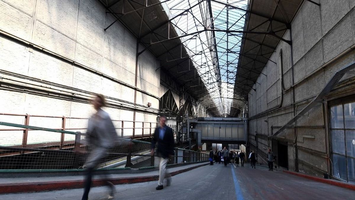 Izgalmas kísérlet: autószalont alakítanak át modern múzeummá