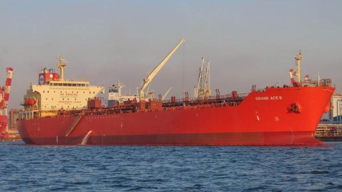 Dízelhiány fenyegeti Európát: egymás után fordulnak más úti cél felé a tankerek 