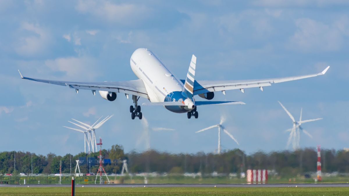Új korszak Ferihegyen: bővülő járatok és rekordberuházások indítják a nyári szezont a reptéren 