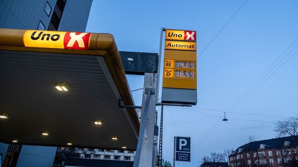 Itt tartunk: Európa egyik leggazdagabb ország a lakosságnak könyörög, annyire fél, hogy kifogy az olajból – "Nagyon kérem, ne üljenek autóba" 