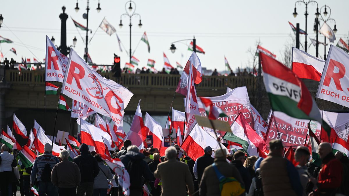 Eljött a valaha volt legnagyobb békemenet ideje – programok, útlezárások: minden, amit tudni kell március 15-én 