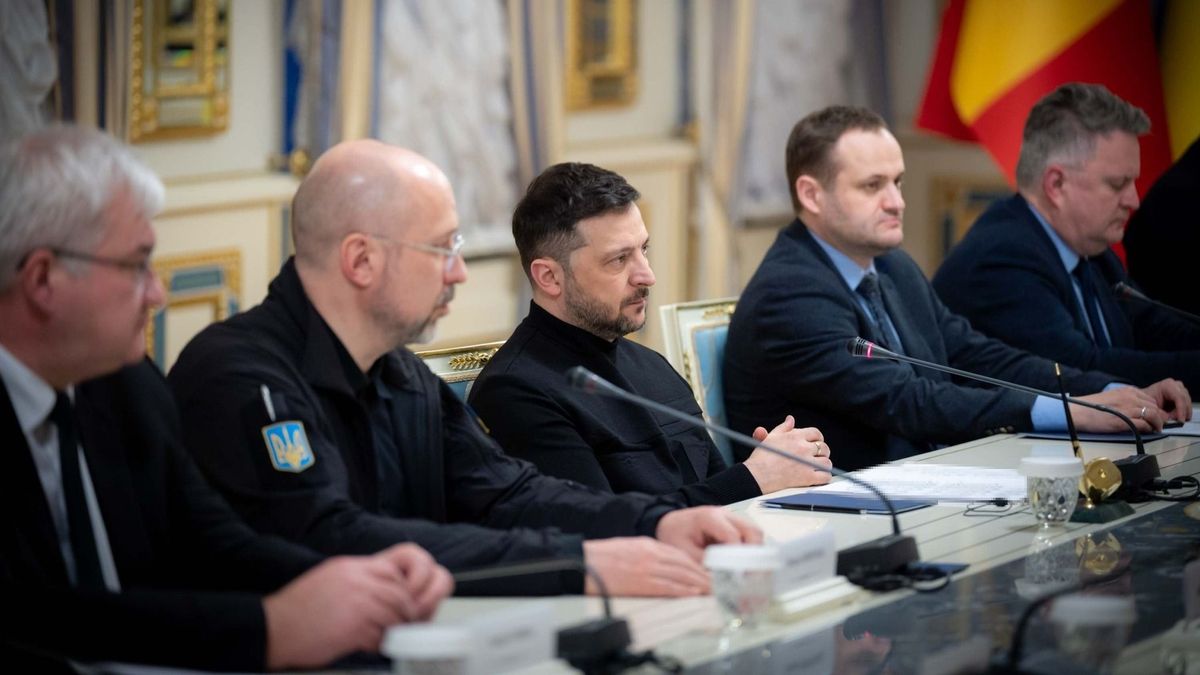 Megszólaltak végre Zelenszkijék a gázszállítás leállításáról, ez lesz a következménye: egyből nekiestek Orbán Viktornak, 1 milliárd dollárt emlegetnek – "Ukrajna tudja, mit kell tennie" 