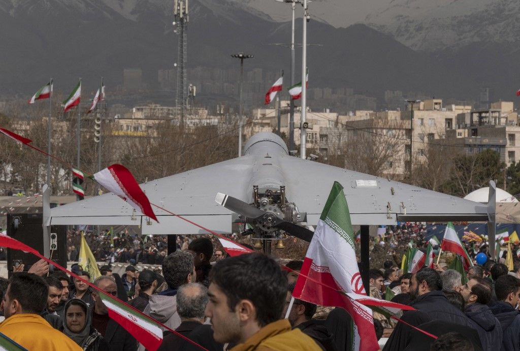 Missiles And Drones In Anniversary Of Islamic Revolution Drága vadászgépek az olcsó iráni drónok ellen – fenntarthatatlan az öböl menti arab országok légvédelme