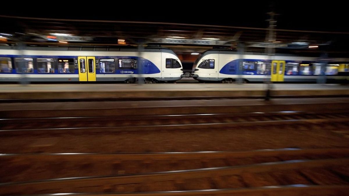 Erre várt az ország és a MÁV, Lázár János aláírta: brutális vasúti beruházások indulnak el százmilliárdokért – Kelet-Magyarország kapja a legnagyobb építkezést 