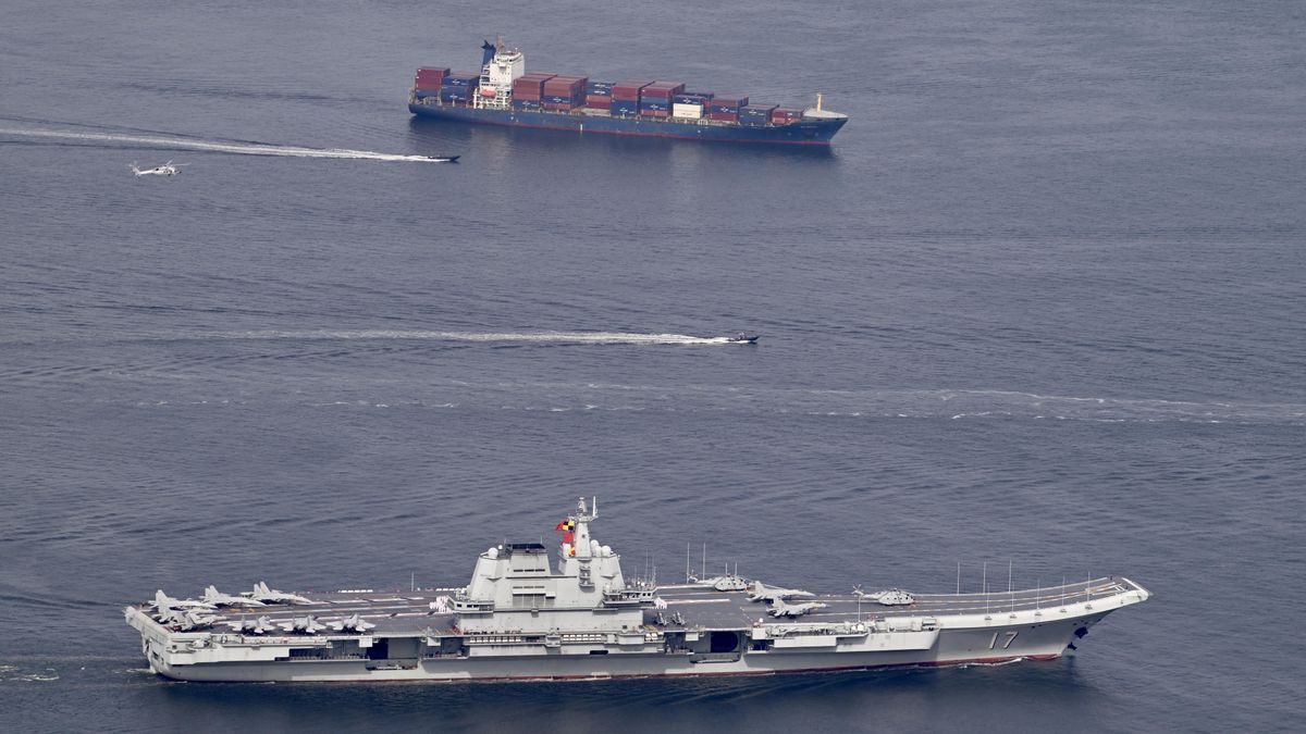 Naval fleet led by aircraft carrier Shandong arrives in Hong Kong tajvan