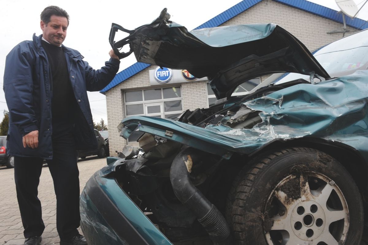 520210 Jelentősen olcsóbb lett a kötelező gépjármű-felelősségbiztosítás – kilencéves rekordot döntött a díjcsökkenés