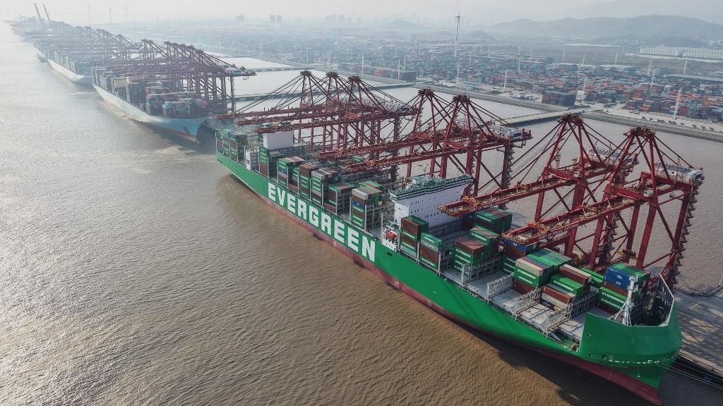 Újabb lépést tett Kína a vitatott zátony végső megszerzésére. (ZhejiangPictorial) CHINA-ZHEJIANG-NINGBO-ZHOUSHAN PORT-CARGO THROUGHPUT-1.4 BILLION TONNES (CN)