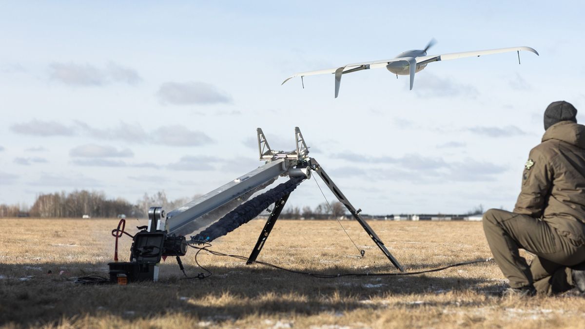 Áttették Eperjesre dróngyártó bázisukat az ukránok, hogy ne lőjék szét őket az oroszok – számolni se tudják a pénzt, mindenki a termékeiket akarja 