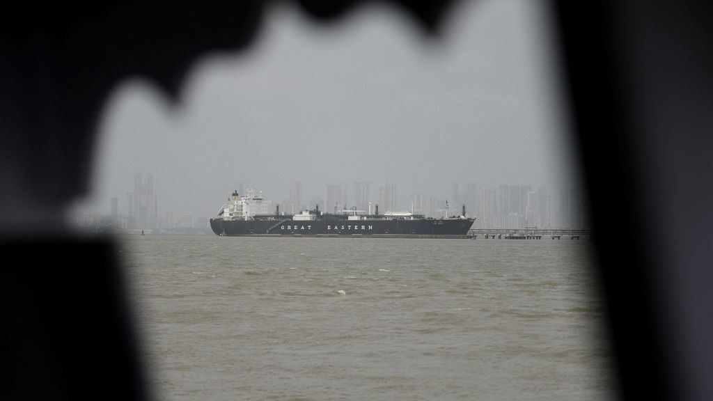 Indian LPG Tanker Jag Vasant Docks In Mumbai After Hormuz Passage Amid Regional Conflict hormuzi-szoros