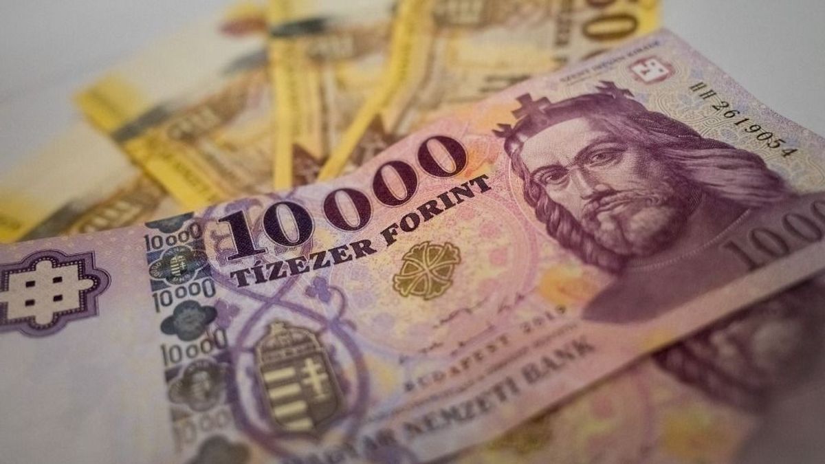 Péntek reggel megvadult a forint árfolyama, Trump szenzációs nyilatkozatot tett: ennyi most az euró, a dollár és a svájci frank