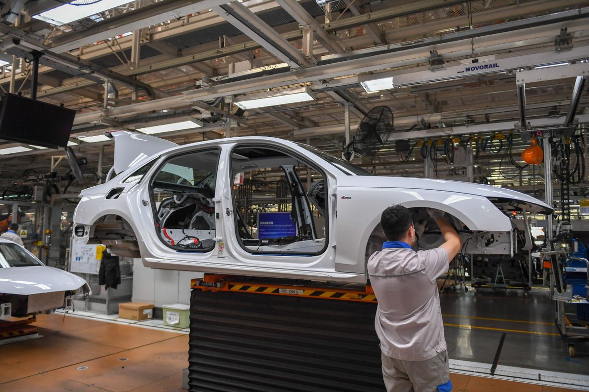 autógyár, Les Zoltán, FAW Volkswagen