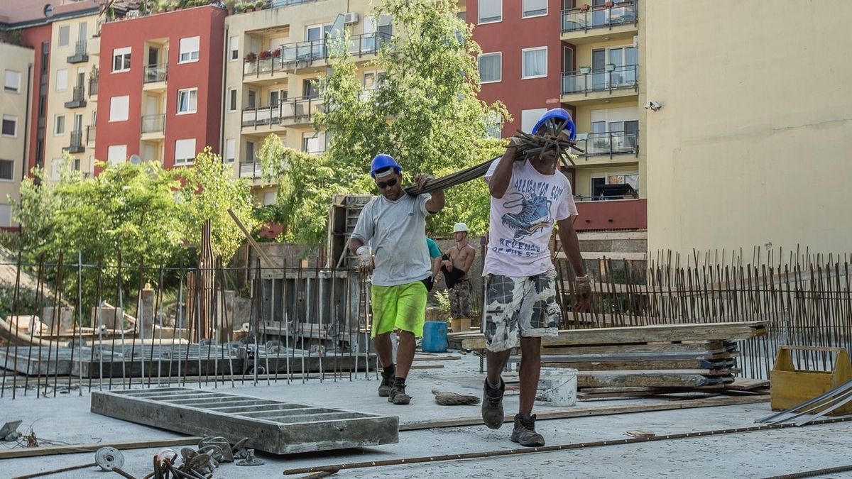Kegyetlen szigorítás a szomszédban: előre le kell tenni az asztalra a cégeknek a külföldi munkavállalóik kitoloncolásának költségeit 