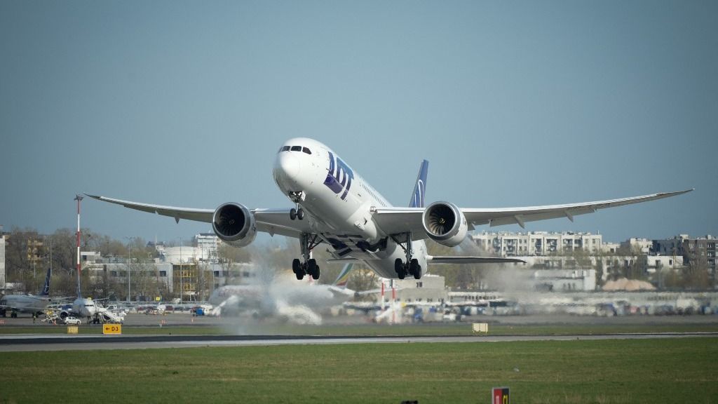 Az évtizedek óta megszokott, olcsó és bőséges kerozin korszaka véget ért Európa számára. Fotó: NurPhoto via AFP