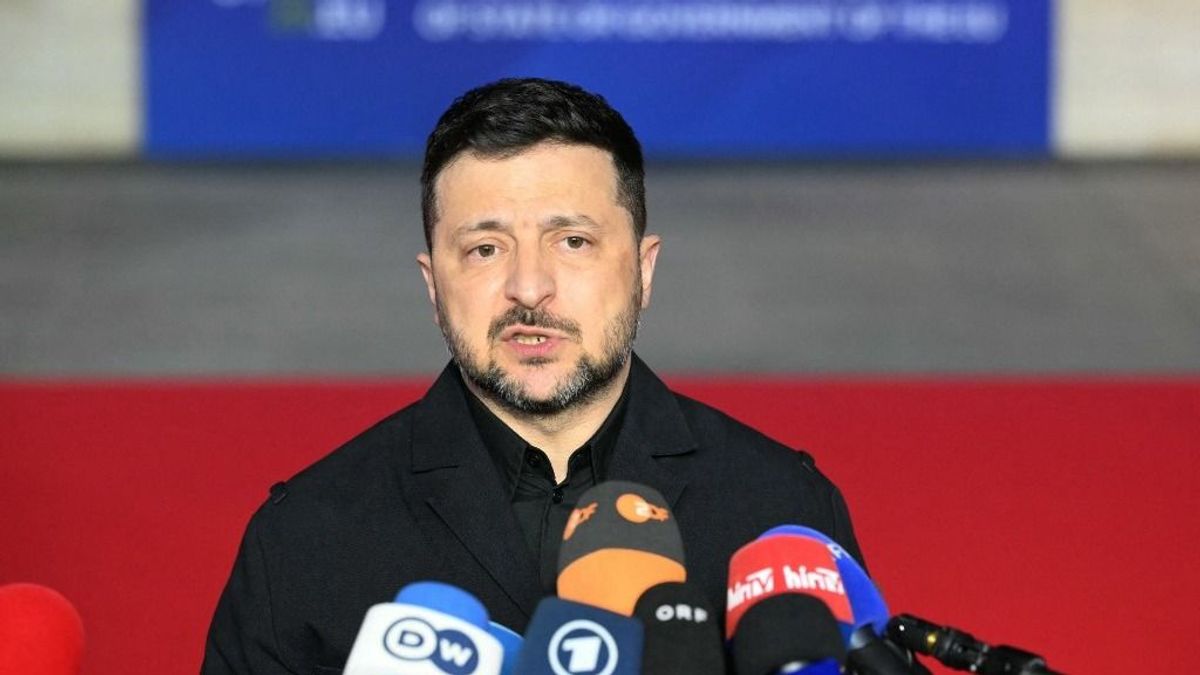 Zelenszkij elmondta, hogy szerinte miért szenvedett vereséget Orbán Viktor és üzent az új kormánynak is 