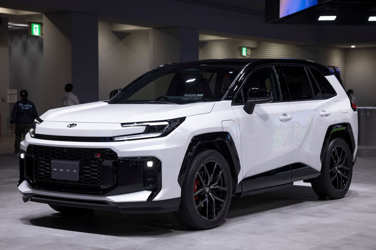 A magyarok is odáig voltak ezért a SUV-ért, most lecserélte a Toyota – végzetes hiba volt