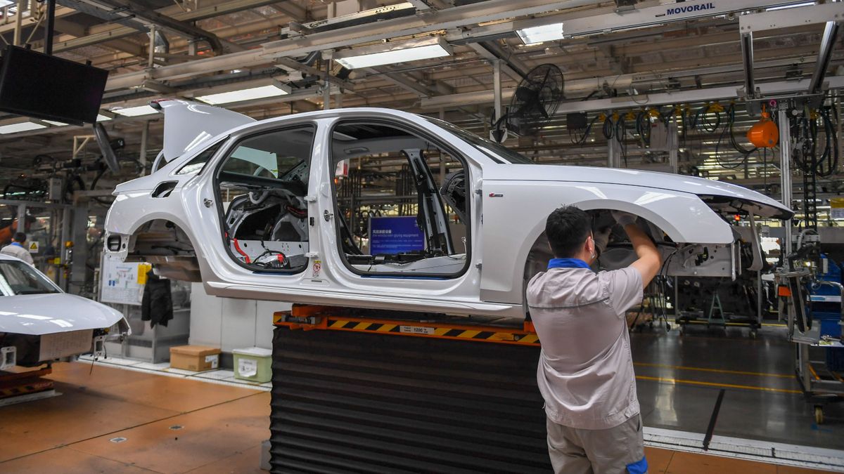 Hivatalos: mostantól magyar topmenedzser vezeti a világ egyik legnagyobb autógyárát, már át is vette az irányítást - 700 ezer járművet kell legyártania 