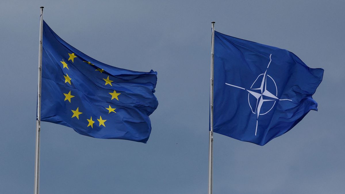 Történelmi pillanat, nem várnak tovább: az Európai Unió NATO akar lenni, a szemünk láttára alakítják át – megkezdődik a védelmi szövetség tesztje 