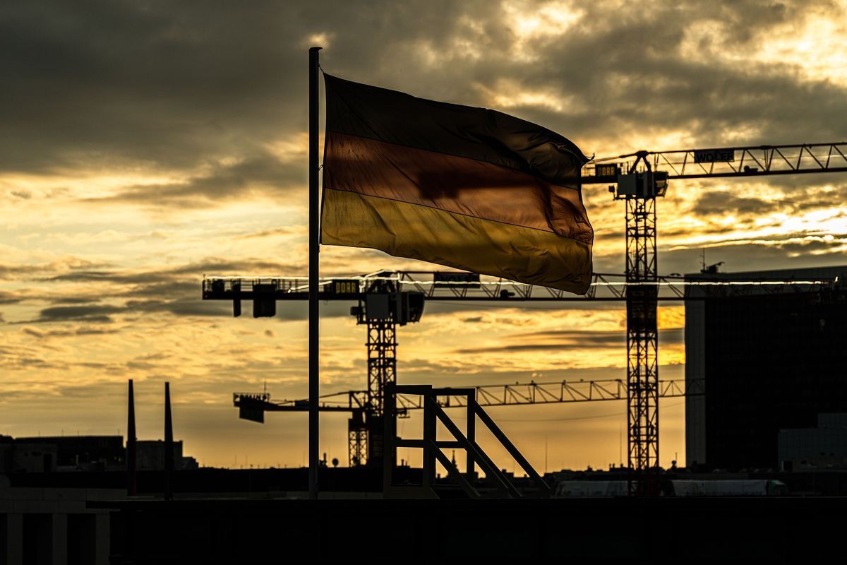 német, Németország, zászló Németország Lengyelországgal tárgyal a schwedti finomító olajellátásáról