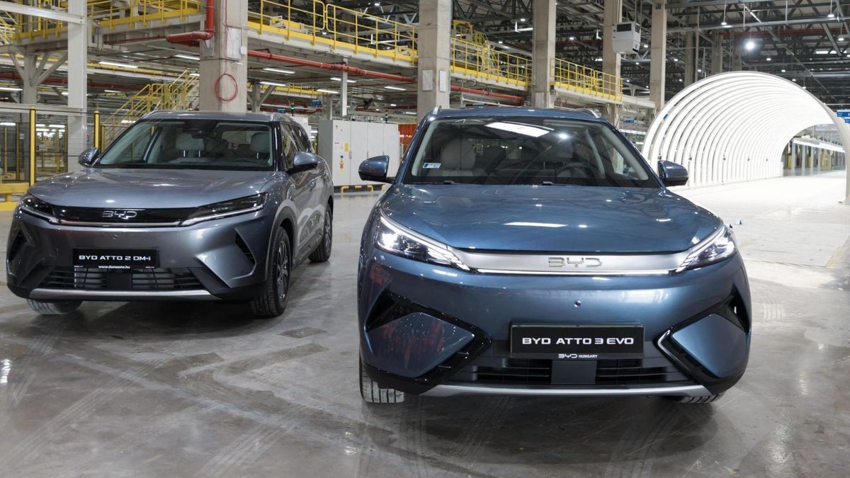 Szegedi BYD-gyár: tényleg kész van több csarnok, Botka László a helyszínen járt 