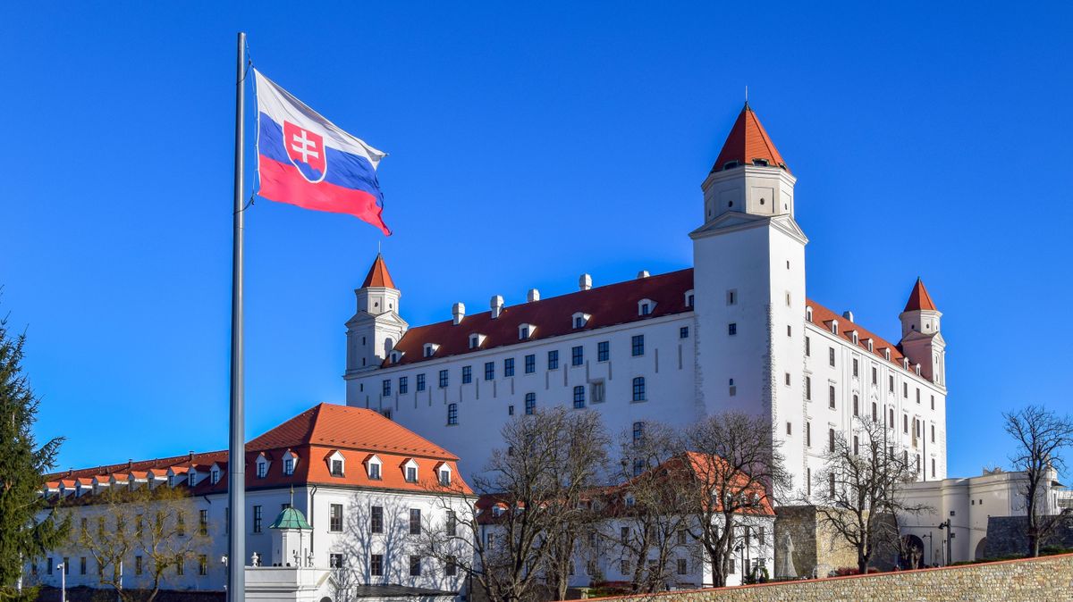 Munkahelyek tízezreinek elvesztésétől tart a szomszéd ország, van ok az aggodalomra 