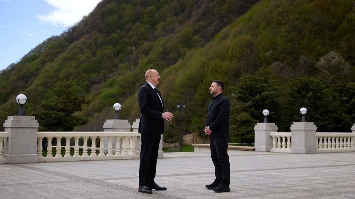 Zelenszkij egy olyan országban jelent meg, ahova egész Európa tülekszik, és elővette a drónkártyát 