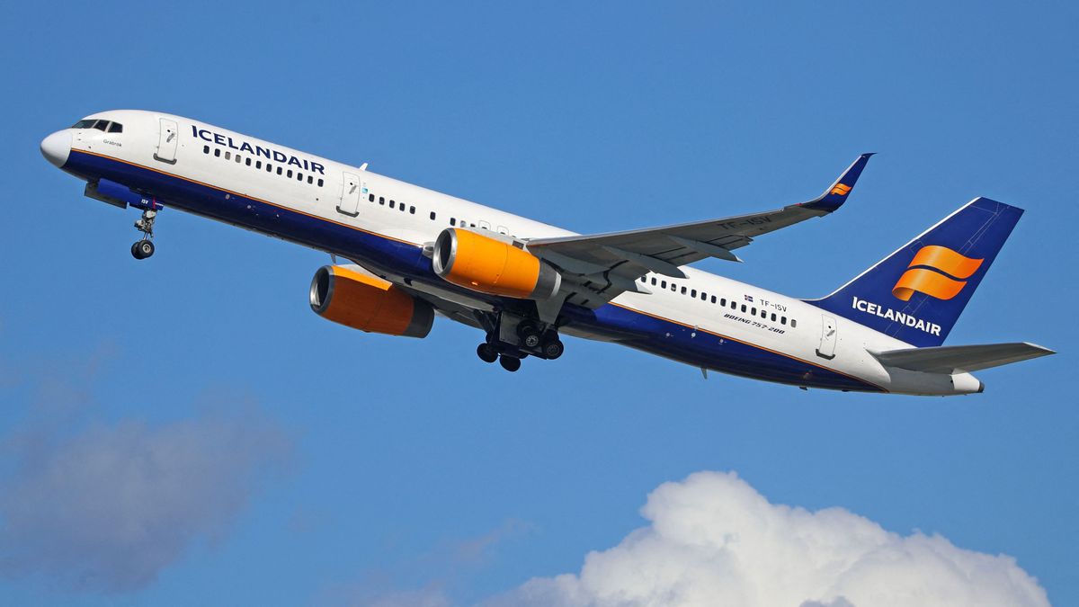 Utasokkal tele géppel, engedély nélkül végzett veszélyes manővert az európai légitársaság pilótája: súlyos büntetés jöhet – videó 