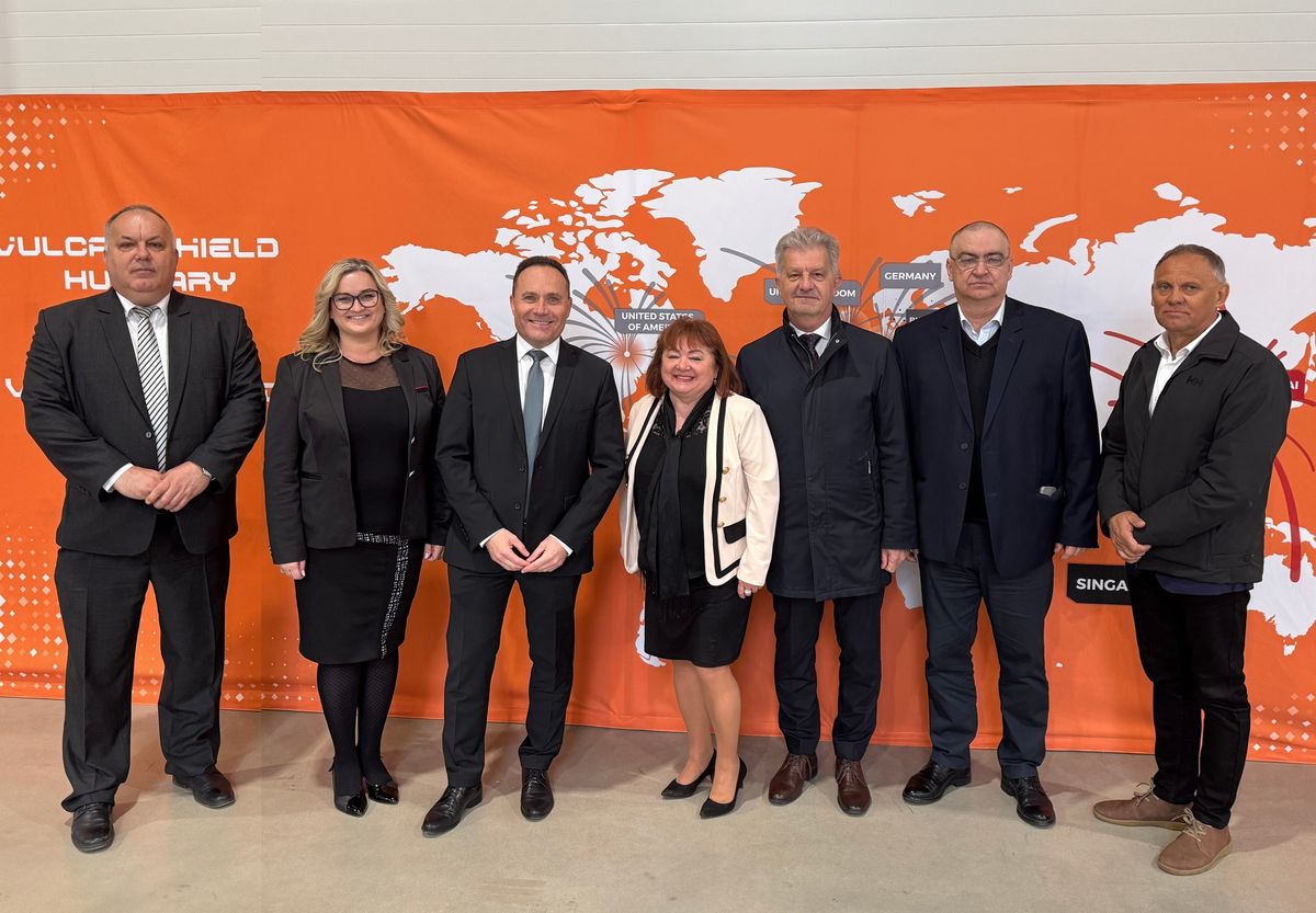 Békéscsaba: az új magyar óriásgyár alapkövét 