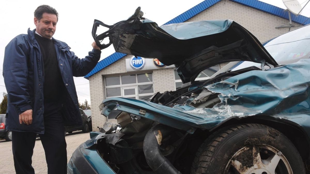 Jelentősen olcsóbb lett a kötelező biztosítás – kilencéves rekordot döntött a díjcsökkenés 