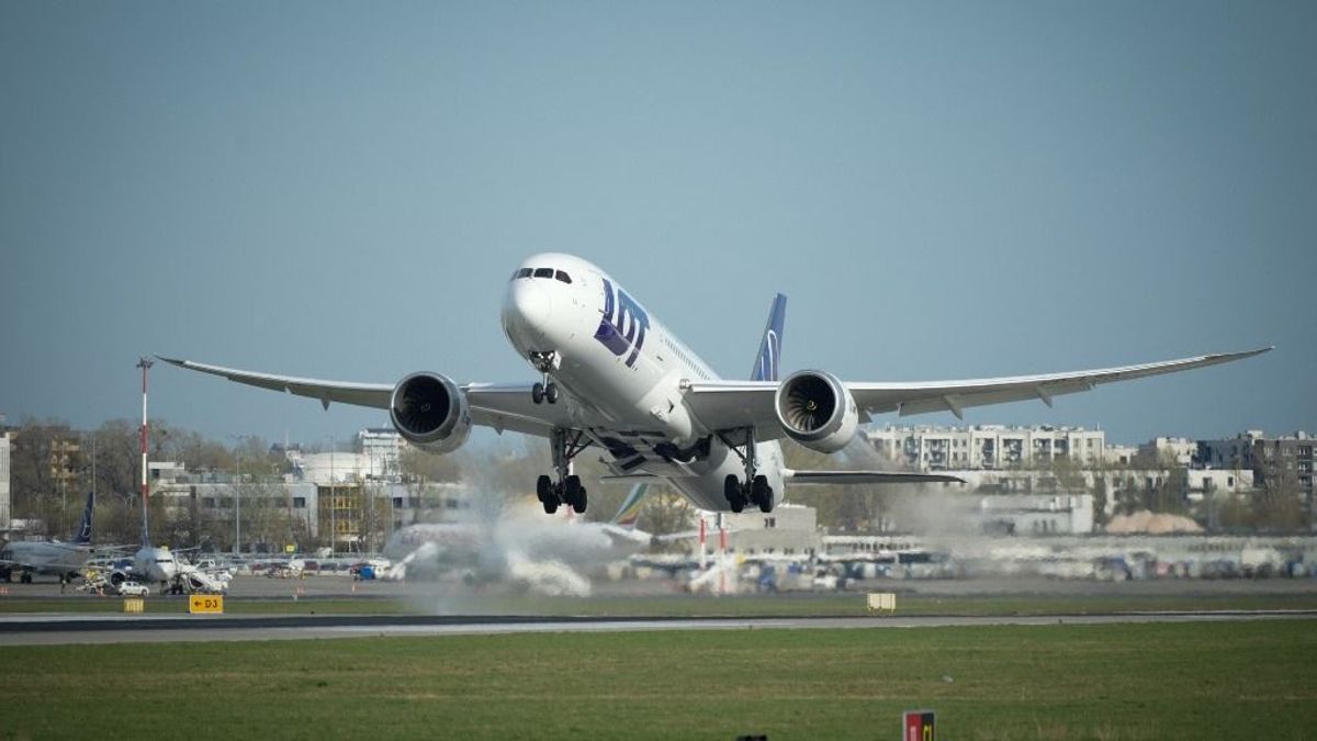 A kerozinhiány miatt járattörlések és jegyáremelések várhatók a nyári csúcsszezonban 