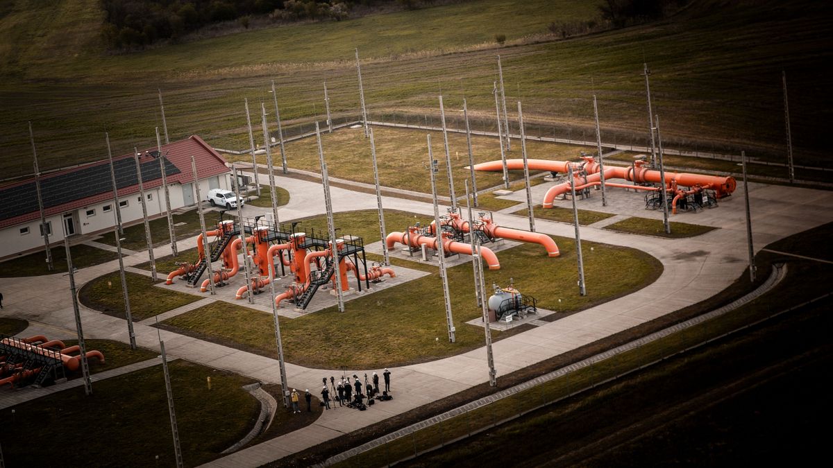 ORBÁN Viktor, Török Ármalat, Kiskundorozsma, gázvezeték szerb-magyar gázvezeték