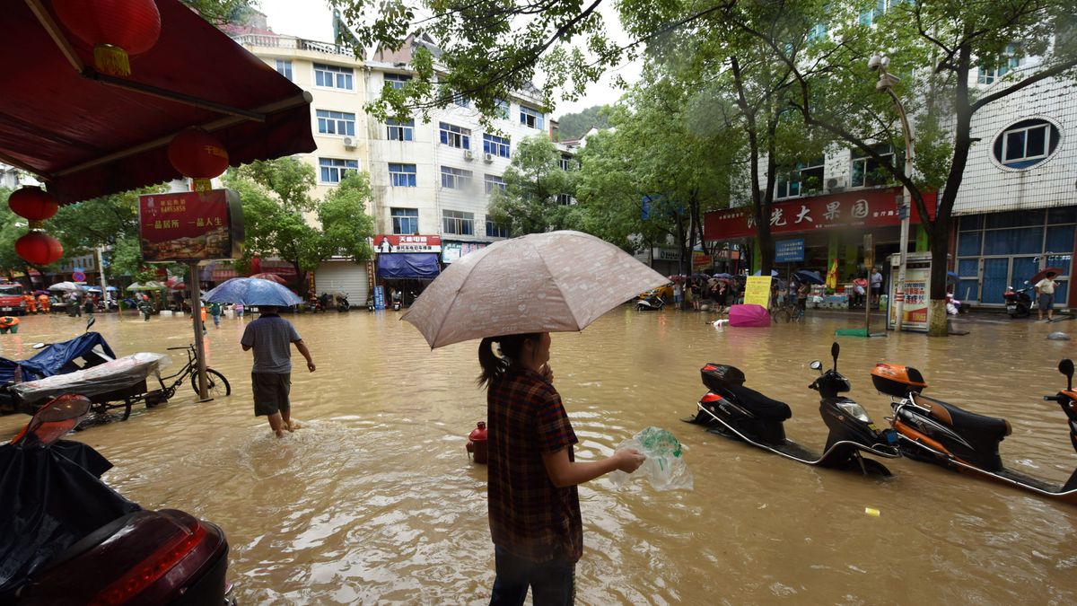 Torrential rain wreaks havoc in central, eastern China but Yangtze flood risks diminish El Nino