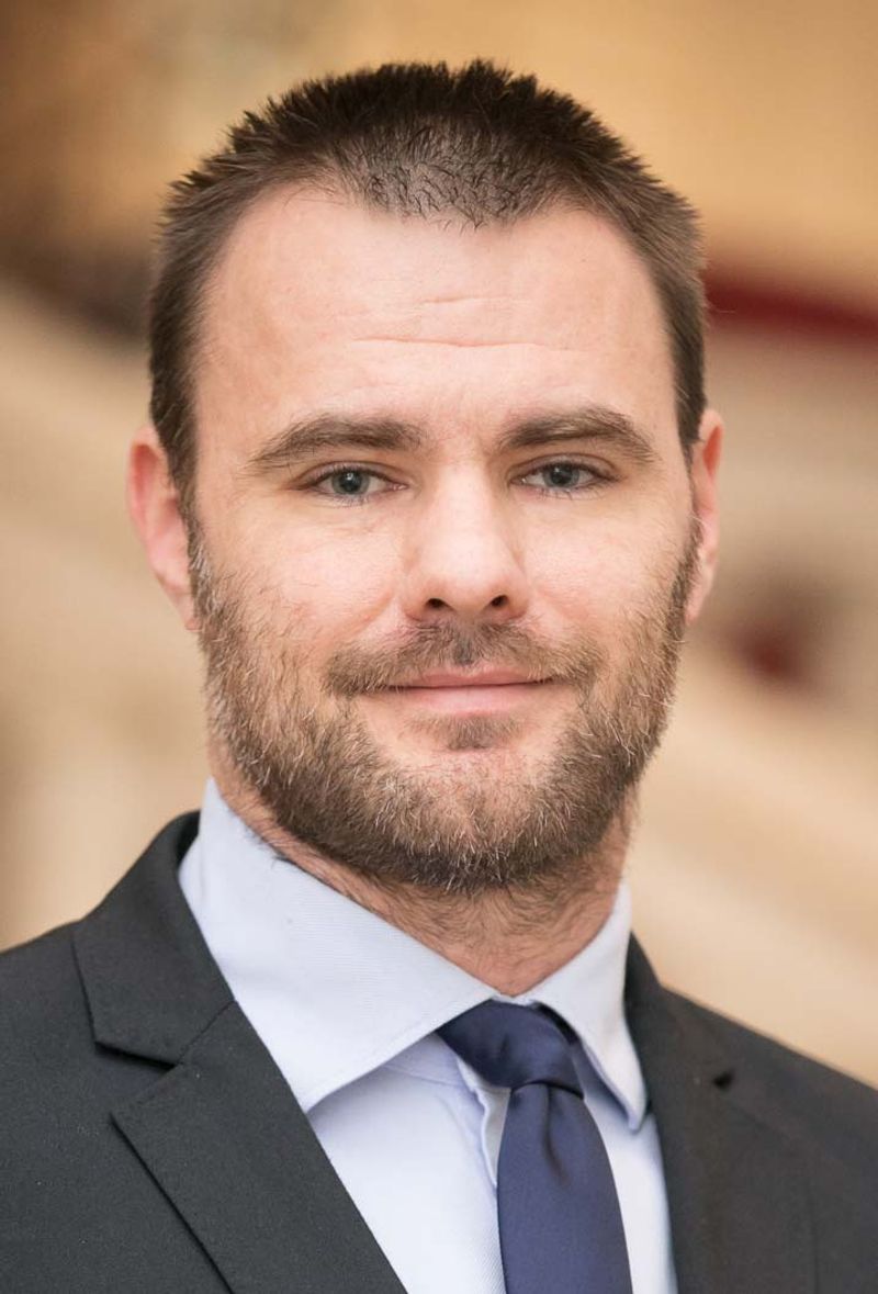 Debreczeni Csaba, az MBH Bank vezető részvény-elemzője szerző profilképe