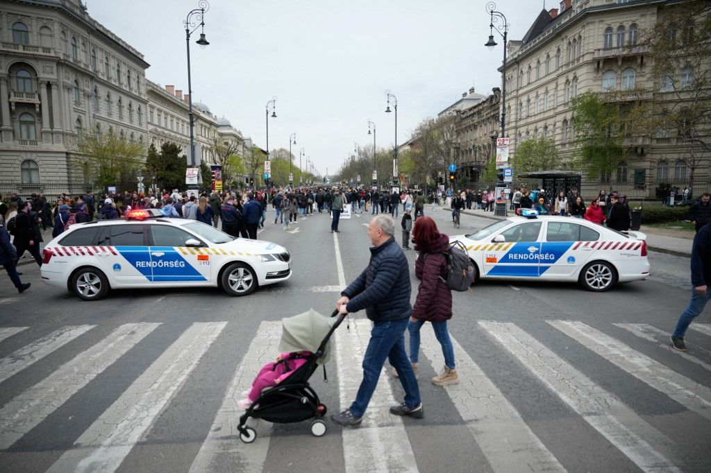 Crowds Attend Anti-government Concert In Budapest