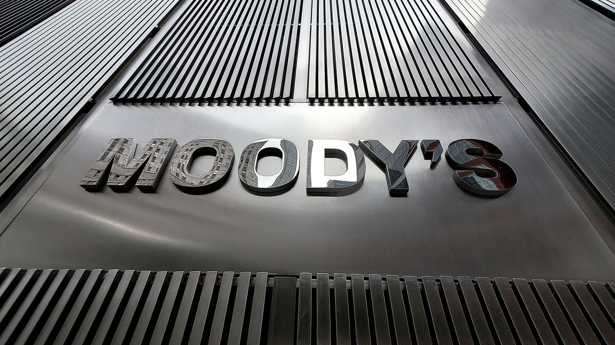 Újabb hitelminősítő szólalt meg a magyar gazdaság jövőjéről: erre jobb ha felkészülnek Magyar Péterék – rejtett fideszes aknákat lát a Moodys 