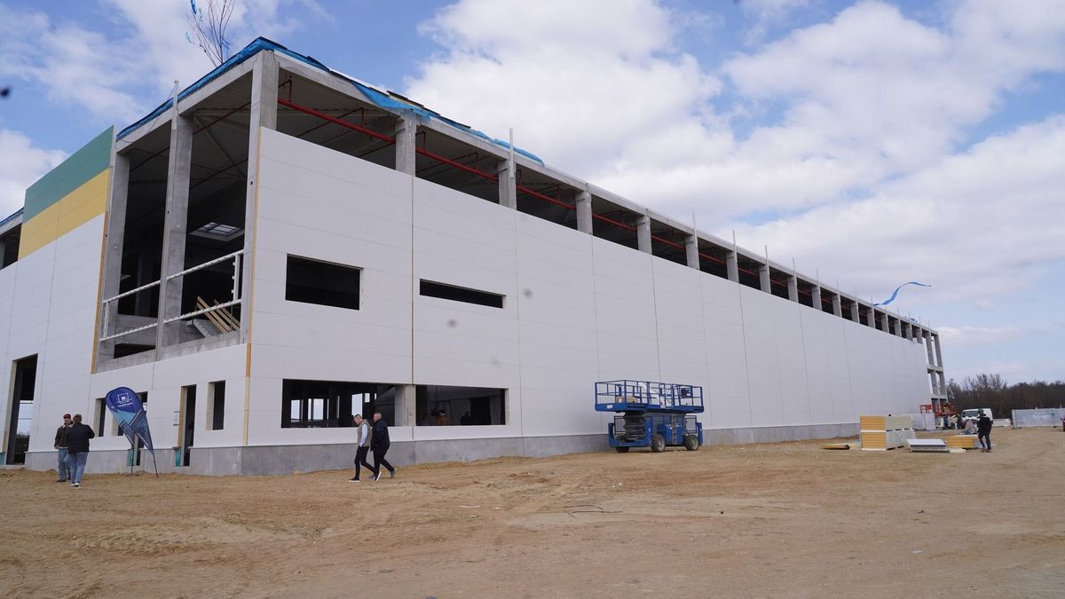 Gigantikus beruházás zajlik a magyar-osztrák határnál: az egész régióban nincs párja – ez lesz nyugat és kelet új központja 