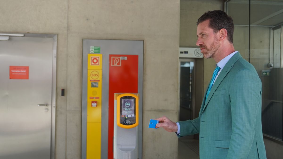 Budapesti Közlekedési Központ BKK
Budapest Pay&Go
Hrutka János korábbi válogatott labdarúgó