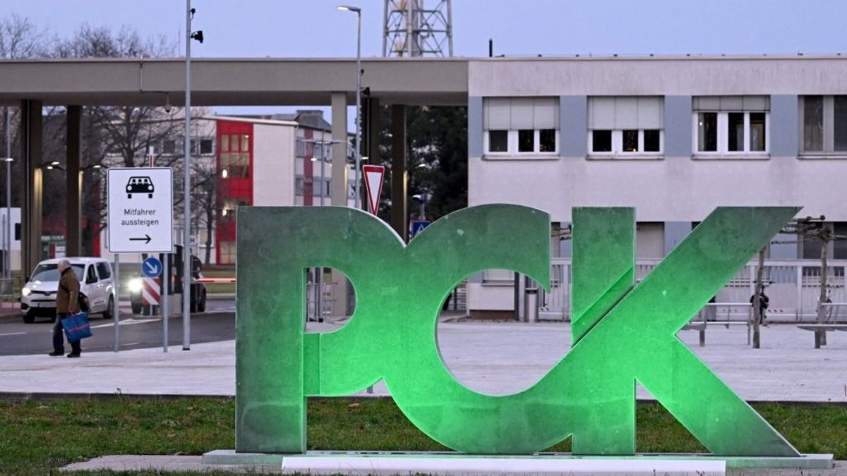 Nagyon betalált Putyin jobbegyenese, káosz készül a német üzemanyagpiacon, veszélybe került a berlini reptér működése is 